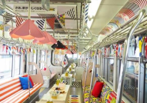 地鐵車(chē)廂廣告