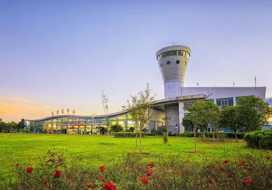 龍巖冠豸山機(jī)場廣告