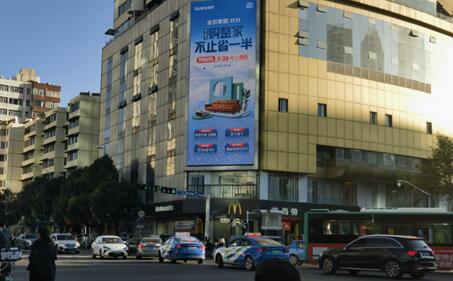 昆明東來大廈正墻led廣告