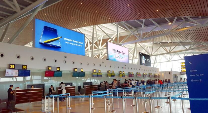 越南艦港機(jī)場(chǎng)廣告